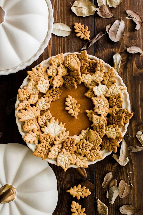 Baked Pie, Pie Baking, Pie Filling Recipes, No Bake Pumpkin Pie, Leaf Cookies, Easy Pumpkin Pie, Halloween Party Dinner, Pretty Pumpkins, Thanksgiving Cookies