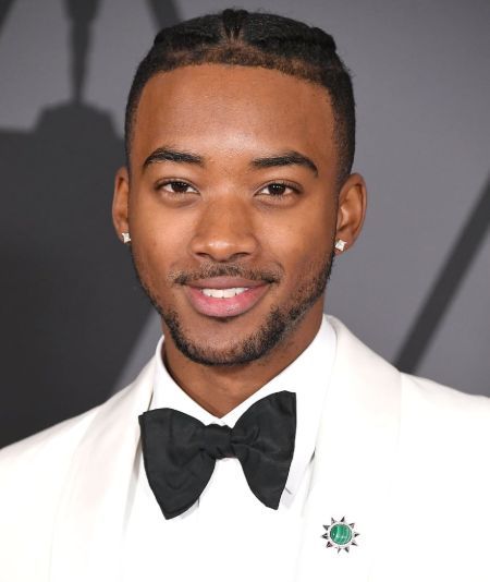 Algee Smith is a 25 years old actor  who started singing from an early age. Also, from Disney, the young actor truly catapulted to stardom. Aglee Smith, Algee Smith, Disney Actors, Actors Male, Black Actors, Man Crush Everyday, Black Celebrities, Disney Men, Young Black