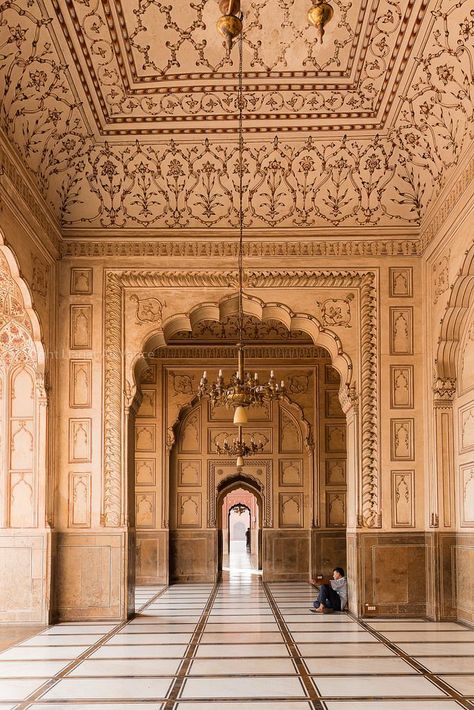 Pakistani Architecture, Lahore Fort, Badshahi Mosque, Architecture Photography Buildings, Mughal Emperor, India Architecture, Ancient Indian Architecture, Mughal Architecture, Mughal Empire