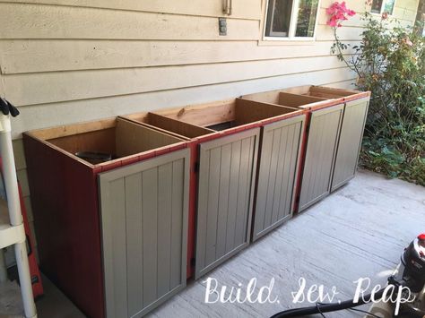 Woman drags 3 old cabinets onto her patio—look at this gorgeous storage idea she made: Patio Cabinets Outdoor, Diy Outdoor Cabinet, Outdoor Cabinets Patio, Patio Storage Ideas, Outdoor Cabinet Diy, Diy Outdoor Kitchens, Storage Cabinet Diy, Patio Cabinet, Outdoor Buffet