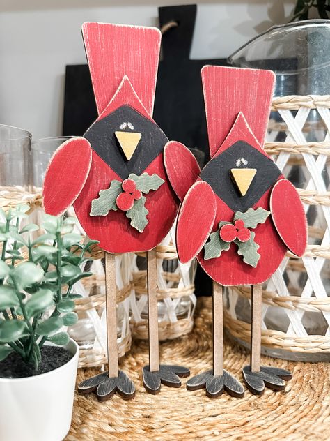 Pair of Standing Cardinals DIY Kit – The Makers Map - DIY with Amber Christmas Diy Wood, Brushes Paint, Christmas Craft Ideas, Wooden Christmas Crafts, Wood Craft Projects, Diy Craft Kit, Christmas Decorations Diy Outdoor, Christmas Wood Crafts, Cardinal Birds