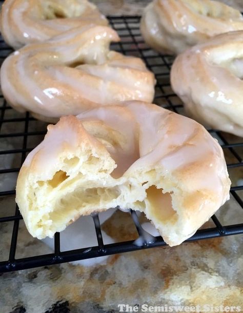 Home Made Baked Goods, Baked Donut Recipes With Donut Pan, French Cruller Donut, Bread Items, Cruller Donuts, Baked Doughnut Recipes, French Crullers, Doughnut Recipes, Donut Shops