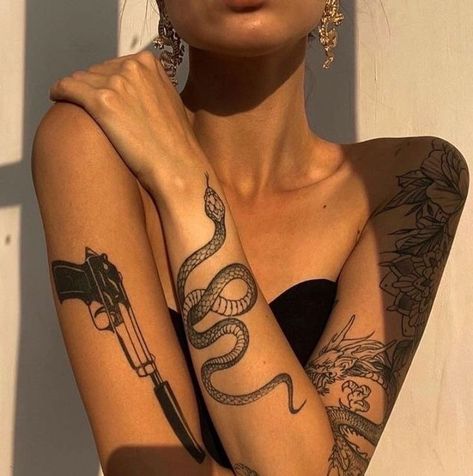 Snake Tattoo Design, Inspiration Tattoos, Wrist Tattoos For Women, Cute Tattoos For Women, Best Sleeve Tattoos, Arm Tattoos For Women, Discreet Tattoos, Dainty Tattoos, Sleeve Tattoos For Women