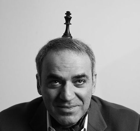 Creative Chess Photography, Man Playing Chess Aesthetic, Chess Photo, Chess Grandmaster Aesthetic, Chess Players Photography, Chess Aesthetic, Garry Kasparov, Brain Neurons, Grandmaster Chess