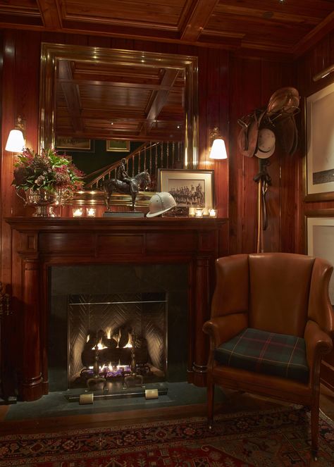 Peek Inside The Polo Bar, Ralph Lauren's Stunning, Handsome New Restaurant Ralph Lauren Interiors, Polo Bar, English Interior, Nyc Bars, English Country Decor, English Decor, Equestrian Decor, Home Libraries, English Country House