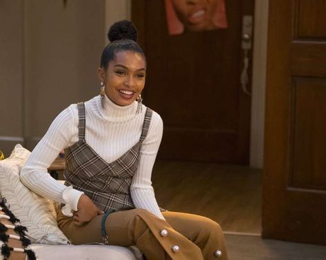 Zoey Johnson Grownish, Grownish Zoey Outfits, Grownish Outfits, Grown Ish Outfits, Yara Shahidi Style, Zoey Johnson, Grown Ish, Yara Shahidi, Marvel Tv