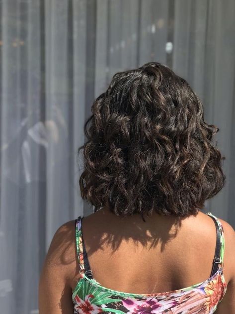 Short Curly Bobs For Fine Hair, Short 2c Curly Hair Bob Haircuts, Thick Curly Haircuts Frizzy Hair, Short Hair Wavy Perm, Short Hair Cuts For Women Wavy Natural, Natural Wavy Short Haircut, Short Layered Haircuts Shoulder Length Curly, Neck Length Hair Curly, Short Hair Wavy Natural