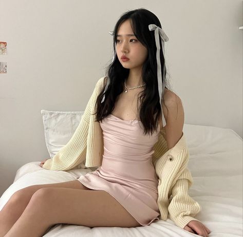 Silk Dresses Outfit, Ribbon Hairstyle, Pink Outfits, Girly Outfits, Dress With Cardigan, Looks Style, Aesthetic Outfits, Cute Fashion, Aesthetic Clothes