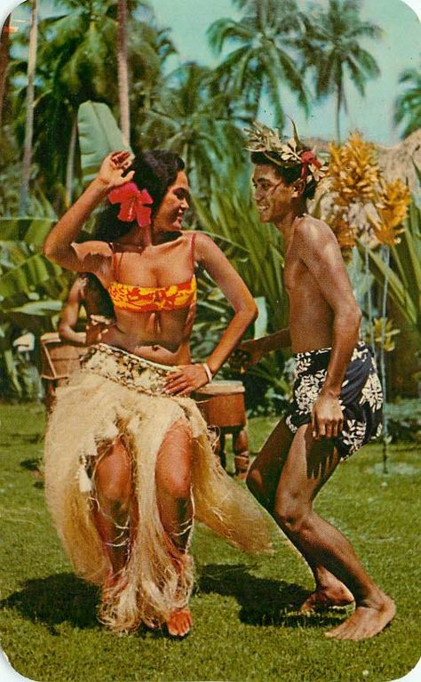 Tamure Tiki Wedding, Tiki Fashion, Vintage Hawaii Photography, Polynesian Dance, Tahitian Dance, Moody Vintage, Aloha Party, Summer Club, Hawaii Art