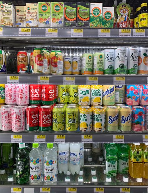 Korean Cvs Store Food, Asian Supermarket Aesthetic, Korean Supermarket Food, Korean Supermarket Aesthetic, Korea Supermarket, Korean Drinks Aesthetic, Korean Convenience Store Food, Korean Supermarket, Korean Food Store