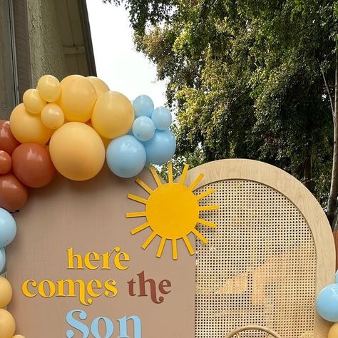 J&M Creations Inc. on Instagram: "Here comes the s ☀️ n  Sun & lettering by : @avenidesigns" Here Comes The Son Centerpieces, Here Comes The Son, Baby Shower Theme Decorations, Here Comes The Sun, Retirement Party, Baby Shower Centerpieces, Retirement Parties, Shower Decor, Baby Shower Theme