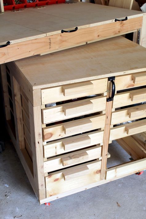 Make this custom rolling with workbench with homemade drawers and handles! Tons of great DIY garage organization and storage ideas! Drawer Storage Ideas, Homemade Drawers, Rolling Workbench, Workbench Organization, Workbench With Drawers, Garage Organization Tips, Folding Workbench, Garage Workshop Organization, Garage Storage Shelves