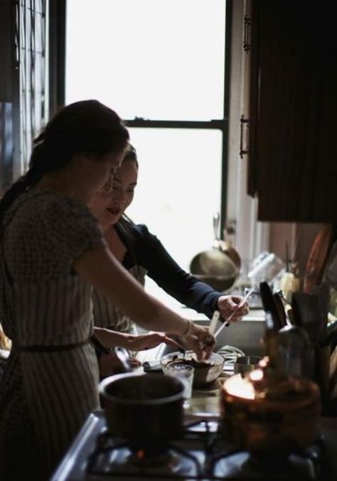 Food Photography, A Well Traveled Woman, Cooking Photography, Cooking For Two, Cooking Together, Happy Together, Soul Sisters, Fun Cooking, Simple Pleasures