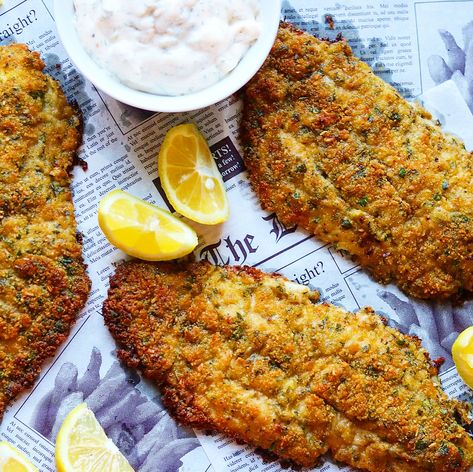 This catfish parmesan is so good! We love catfish! Our go to normally is grilled or fried with Zatarain's fish fry. For a little variety I baked it with this parmesan/breadcrumb coating and it was delicious. Another plus with this recipe is that catfish was readily available in the fresh fish market and in the frozen section of the grocery store. Grilled Catfish Recipes, Baked Catfish Fillets, Pan Fried Catfish, Baked Catfish Recipes, Boiled Cider, Grilled Catfish, Baked Catfish, Fresh Fish Market, Catfish Recipe