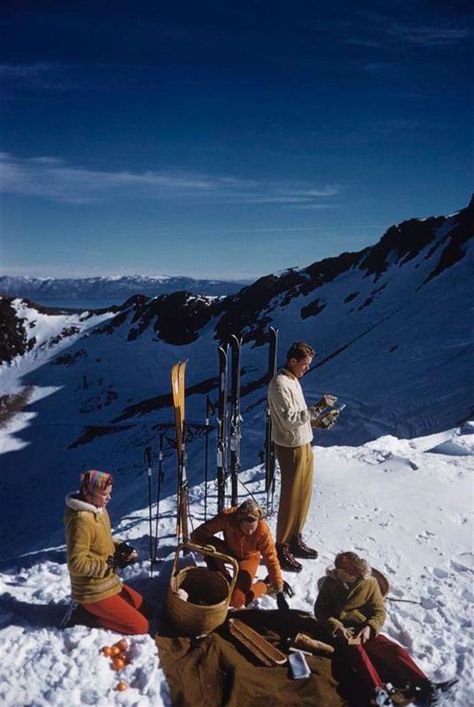 apres ski slim aarons - Google Search Ski Aesthetic, Ski Vintage, Ski Posters, Slim Aarons, St Moritz, Ski Season, Vintage Ski, Ski Area, Photo Vintage