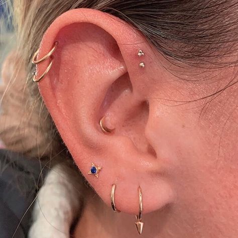 😍😍😍 Double upper helix, double forward helix, conch and triple lobe piercings ✨Conch, third lobe and healed double upper helix pierced by… Double Forward Helix Piercing, Triple Lobe Piercing, Triple Lobe, Double Helix Piercing, Minimalist Ear Piercings, Ear Peircings, Helix Piercing Jewelry, Helix Jewelry, Forward Helix Piercing