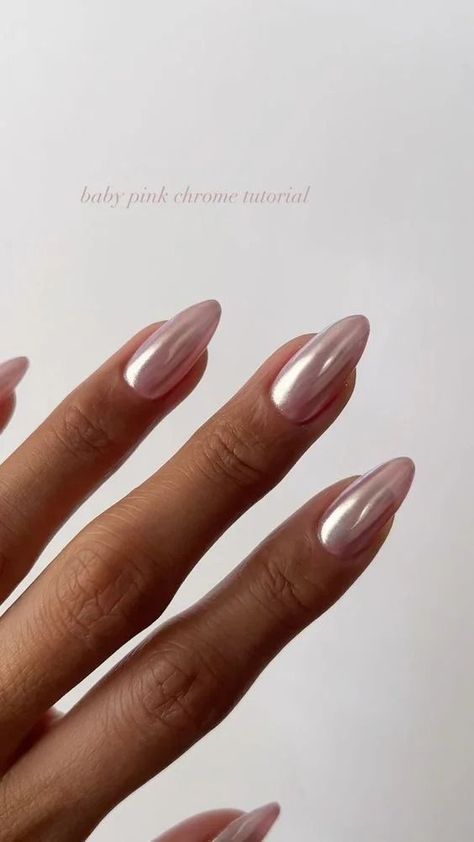 Nail Gels Design, Neutral Shiny Nails, Pinkish Chrome Nails, Glittery Chrome Nails, Opaque Chrome Nails, Fuscia Nails Chrome, Nail Idea Back To School, Simple Shiny Nails, Back To School Nails Chrome