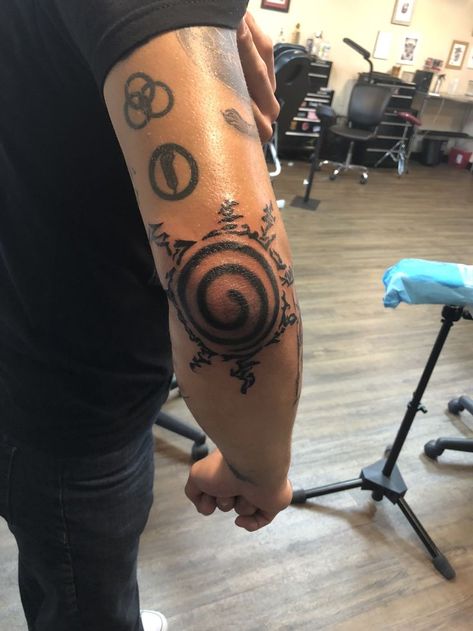 Naruto Seal Tattoo, Naruto Seal, Gaara Tattoo, Anime Tats, Naruto Tattoos, The Hokage, Seal Tattoo, Forearm Tattoo Quotes, Half Sleeve Tattoos Forearm