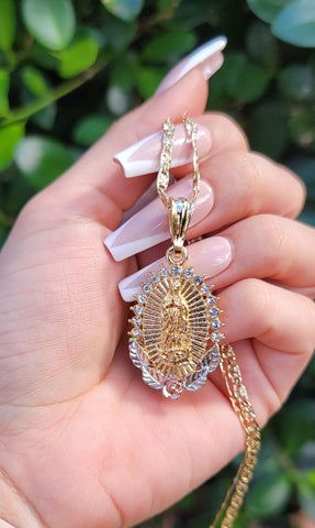 Quinceanera Jewelry, Dope Jewelry Accessories, Mary Necklace, Virgin Mary Necklace, Pretty Jewelry Necklaces, Wrist Jewelry, Mexican Jewelry, The Virgin Mary, Jewelry Accessories Ideas