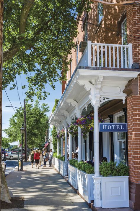 Top 5 Hotels in Sag Harbor & Shelter Island To Check Out Sag Harbor New York, Hamptons Summer, Shelter Island, Romantic Hotel, Fall Break, Quaint Village, Summer Getaway, Bay View, Village Life