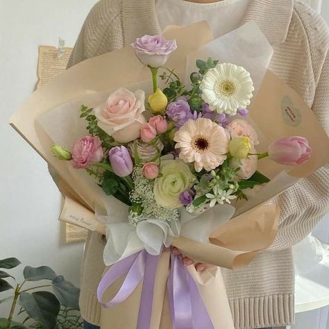 Freestyle Flower Arrangements, Cute Bouquet, Single Flower Bouquet, Purple Flower Bouquet, Graduation Flowers, Pastel Bouquet, Klaus And Caroline, Orchid Bouquet, Flower Bouquet Diy