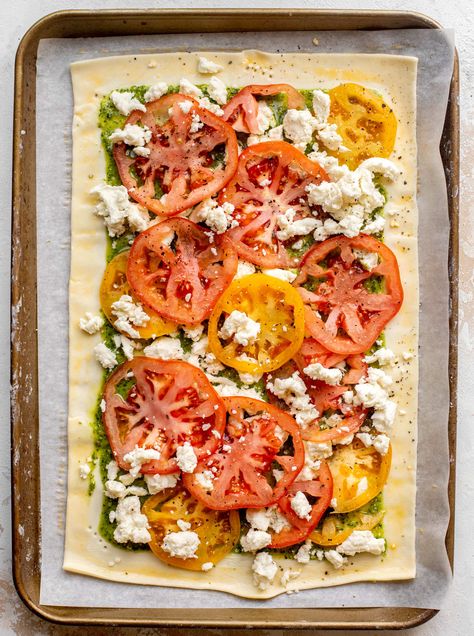 Fancy Flatbread Pizza, Puff Pastry Pesto Pizza, Pesto Caprese Puff Pastry, Puff Pastry With Tomatoes, Puff Pastry Italian Appetizers, Tomato Tart Puff Pastry Pesto, Tomato Galette With Puff Pastry, Sheet Pan Puff Pastry, Tomato Basil Puff Pastry Tart