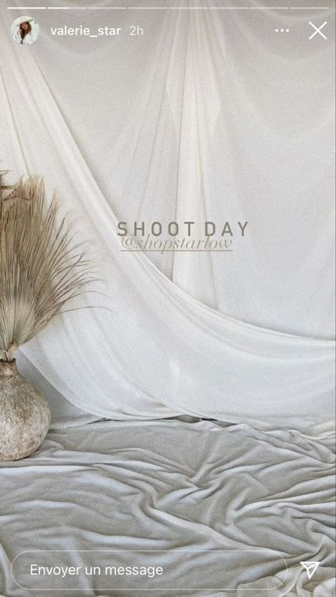 Indoor Photoshoot Backdrop, Neutral Backdrop Photography, Indoor Styled Shoot, Drop Cloth Photo Backdrop, Simple Photoshoot Backdrop, How To Open A Photography Studio, Diy White Sheet Photoshoot, Diy White Backdrop Photography, Set Up Photo Studio At Home