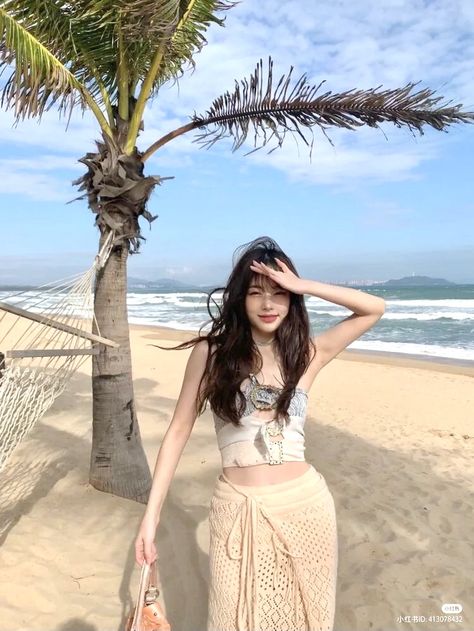 Summer Aesthetic Beach, 사진 촬영 포즈, Beach Pictures Poses, Beach Photography Poses, Beachwear Fashion, Summer Beach Outfit, Aesthetic Beach, Cute Comfy Outfits, Beach Poses