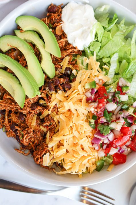 Seasoned Shredded Chicken, Healthy Mexican Food, Make Ahead Lunch, Taco Salad Bowls, Chicken Taco Salad, Make Shredded Chicken, Cinco De Mayo Celebration, Healthy Mexican Recipes, Healthy Bowls Recipes