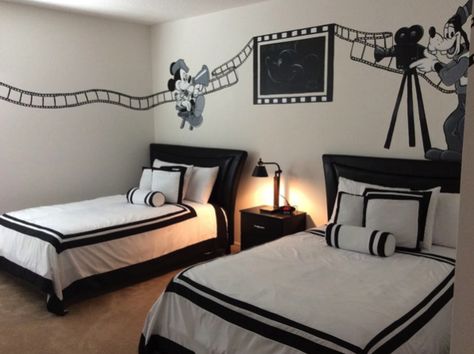 Hollywood Studios themed bedroom Movie Theme Bedroom, Movie Themed Bedroom, Bedroom Parents, Hollywood Room, Cinema Theme, Hollywood Bedroom, Movie Bedroom, Hollywood Decor, Theater Rooms