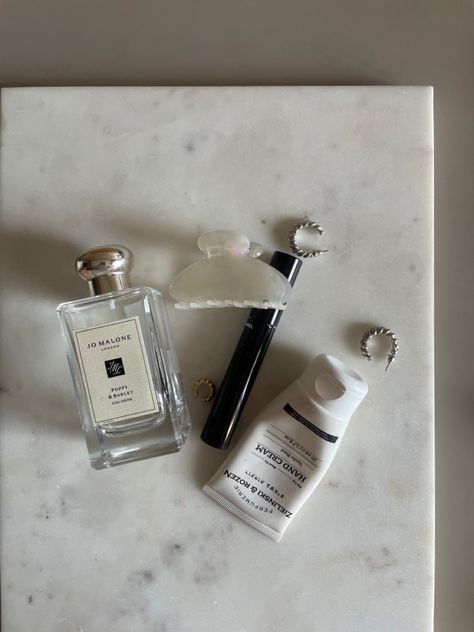 Jo Malone Chanel Zielinski&Rozen Jo Malone Diffuser, Diffuser Aesthetic, Jo Malone, Hand Cream, Chanel, Tray, Wonder, Cream, Makeup