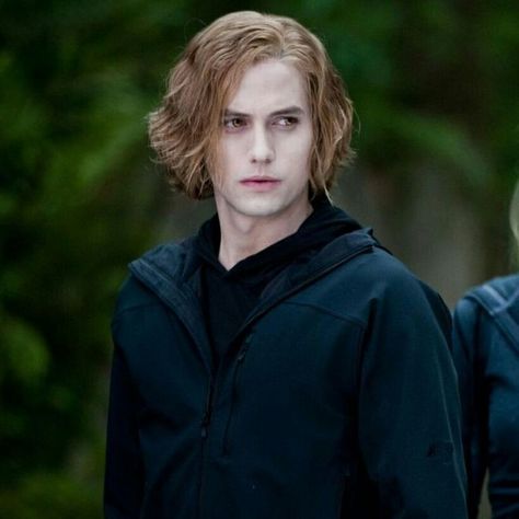 Jasper Cullen, Jasper Twilight, Alice Twilight, Vampire Twilight, Jasper Hale, Jackson Rathbone, Twilight Saga Series, Twilight Cast, The Cullen