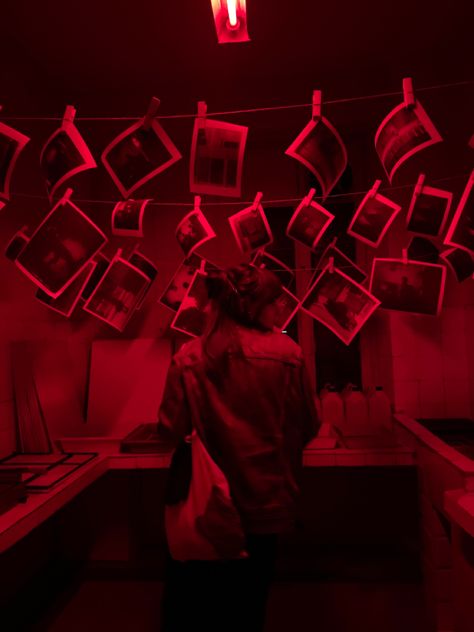 Photo Dark Room, Stalker Aesthetic Window, Photography Dark Room Ideas, Photography Red Room, Red Photo Developing Room, Dark Room Photography Ideas, Secret Meeting Aesthetic, Filming Room Ideas Aesthetic, Darkroom Photography Aesthetic