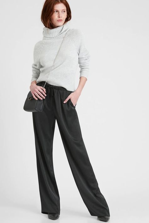 Couture, Black Silk Pants Outfit, Satin Pants Outfit, Pant Wide Leg, Petite Shorts, Satin Pants, Popsugar Fashion, Tech Fashion, Banana Republic Pants