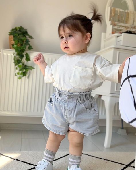 Baby Ootd, Kids Dress Wear, Kids Designer Dresses, Baby Outfit, Modest Fashion Outfits, Kids Outfits Girls