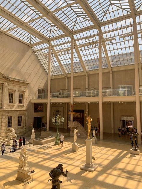 Nyc Museums Aesthetic, The Met Nyc Aesthetic, Going To Museum Aesthetic, Nyc Art Museum Aesthetic, New York Instagram Aesthetic, Met Nyc Aesthetic, New York Art Museum, Met Aesthetic Museum, New York Museum Aesthetic