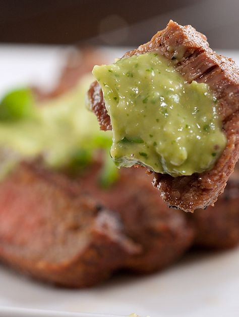 Perfectly seasoned tender steak AND creamy avocado sauce? Oh yeah its heavenly. Avocado Sauce Recipe, Recipe For Steak, Potatoes Broccoli, Healthy Obsession, Beef Ribs Recipe, Creamy Avocado Sauce, Best Beef Recipes, Grilled Steak Recipes, Grilled Meats