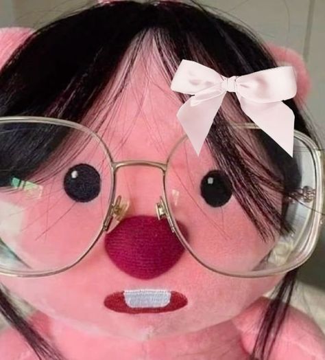 Pink Plushies, Glasses Pfp, Glasses Meme, Bangs And Glasses, Friends Talking, Gf Memes, Cat Wallpapers, Cute Funny Pics, Cute Rats