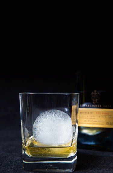 Whisky Ice, Sphere Ice, Whiskey Ice, How To Make Crystals, Ice Ball Maker, Round Ice, Silicone Tray, Clear Ice, Ice Cube Maker