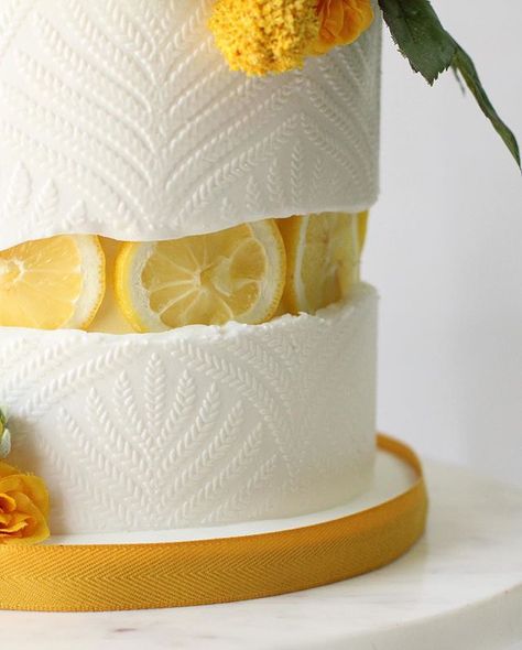 The Cake Barn on Instagram: “Fresh lemon Fault Line cake with harvest stencil accent! This design screams summertime! #thecakebarn #faultlinecake #cakestagram…” Fault Line Cake, Buckwheat Cake, Salty Cake, Lemon Cupcakes, Cake Trends, Coconut Cake, Lemon Meringue, Drip Cakes, Savoury Cake