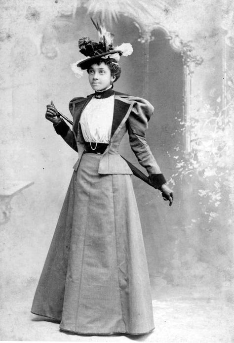 15 Stunning Victorian Women That Will Be Invisible No More Lily Elsie, Victorian Era Fashion, 1890s Fashion, History Fashion, 19th Century Fashion, Retro Pin Up, Victorian Clothing, Foto Vintage, Victorian Women