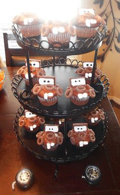 Cars Movie Cupcakes, Diy Cars Cake, Holidays Treats, Cars Birthday Cake, Disney Cars Party, Tow Mater, Cars Birthday Party Disney, Disney Cars Birthday, Car Themed Parties