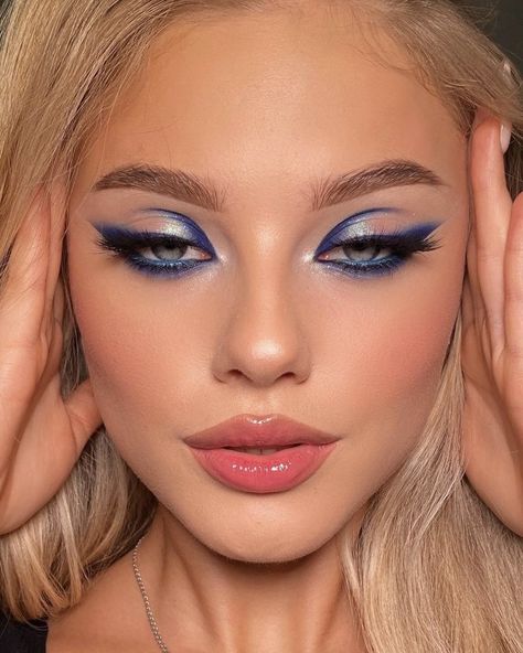 Navy Dress Makeup Ideas, Makeup For Navy Blue Dress, Makeup Bleu, Makeup Azul, Blue Make Up, Navy Makeup, Ball Makeup, Makeup Ojos, Maquillage On Fleek