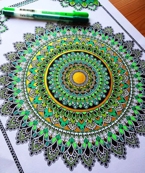 Green Mandala Art, 3d Mandala Art, Colour Mandala, Yellow Mandala, Mandala Sketch, Mandala Drawings, Fineliner Art, Green Mandala, Easy Mandala Drawing