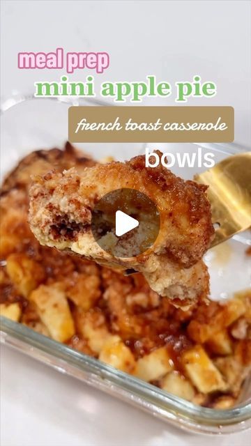 MaKayla Kim Thomas on Instagram: "Really no explanation needed for these (280 cal) mini apple pie french toast casserole bowls 🤤 they reheat PERFECTLY for a grab + go meal prep option for the week 💪🏼   Perfect FALL breakfast to help you stay on track + crush your goals this season 😋 (I like to drink the remainder of my protein shake with this bowl for extra protein)   French toast casserole bowls and full macros are in my Holy Grail cookbook 🫶🏼   If you’re tired of guessing, ordering out, or eating the same bland meals on repeat—check out my digital cookbooks + fitness plans 💖 makaylathomas .com" Makayla Thomas Breakfast, Mikayla Thomas Fit Recipes Breakfast, Macro Breakfast Ideas, Protein French Toast Casserole, Apple Pie French Toast, Bland Meals, Mini Apple Pie, Protein French Toast, Calorie Breakfast