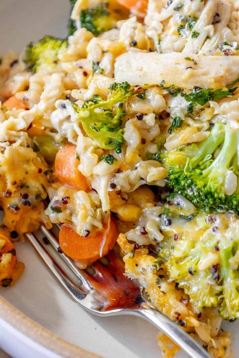 Easy Flavorful Chicken Recipes, Healthy Dinner Recipes With Quinoa, Ww Friendly Dinners, Easy Casserole Recipes To Freeze, One Pot Chicken And Quinoa, Chicken Quinoa Bake Recipes, Shredded Chicken Dinner Ideas Healthy, Easy Chicken Casserole Healthy, Easy Make Ahead Casseroles Dinners