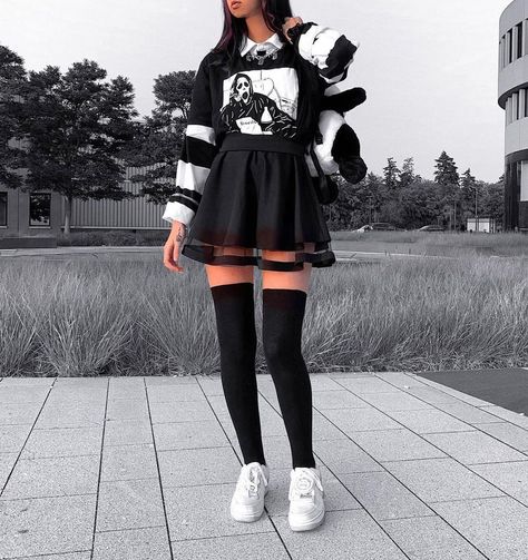 Looks Emo, Fete Emo, Styl Grunge, E Girl Style, E Girl Clothes, Punk Style Outfits, Egirl Fashion, Edge Fashion, E Girl Outfits