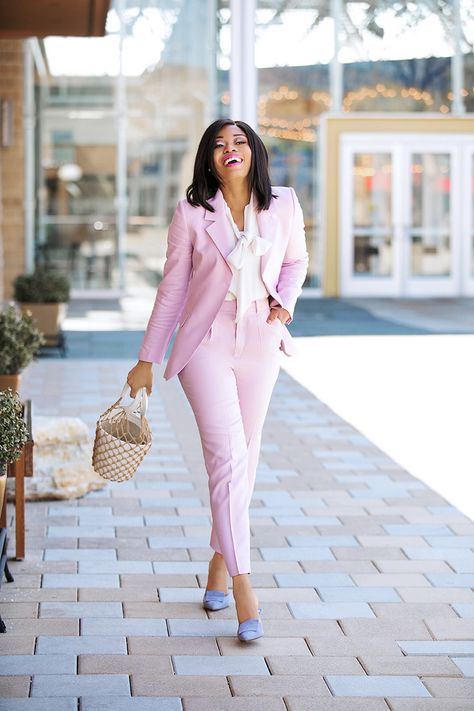 pastel suit for spring, www.jadore-fashion.com Pastel Suit, Pink Pantsuit, Summer Business Attire, Jadore Fashion, Corporate Attire Women, Fashion Teenage Girls, Corporate Attire, Respect Women, Pastel Outfit