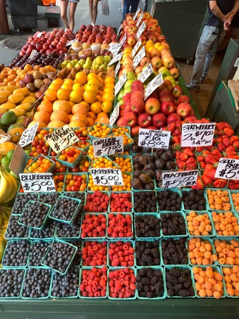 Farmers Market Shop, San Diego Farmers Market, Farmers Market Aesthetic Display, Local Farmers Market Aesthetic, Vintage Farmers Market Aesthetic, Selling At Farmers Market, Farmers Market Food Display, Fruit Stand Ideas, Farmers Market Aesthetic Outfit