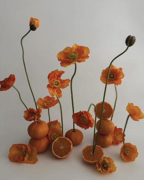 Fruit Centerpieces, Orange Table, Dinner Party Table, Fruit Arrangements, Wedding Of The Year, Fruit Flowers, Orange Wedding, Wedding Mood Board, Table Arrangements